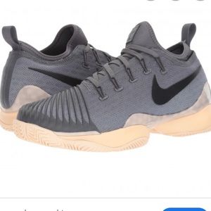 Nike air zoom ultra react women’s size 5